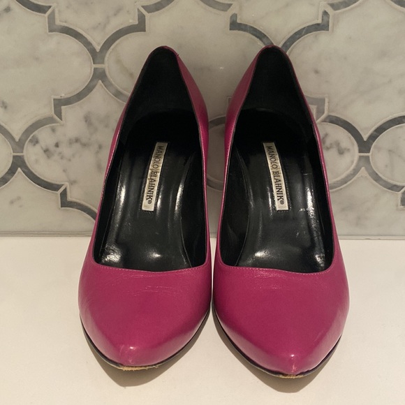 Fuchsia Manolo Blahnik Pumps - Picture 5 of 7